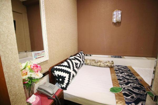 קוולון Temple Street Hotel מראה חיצוני תמונה
